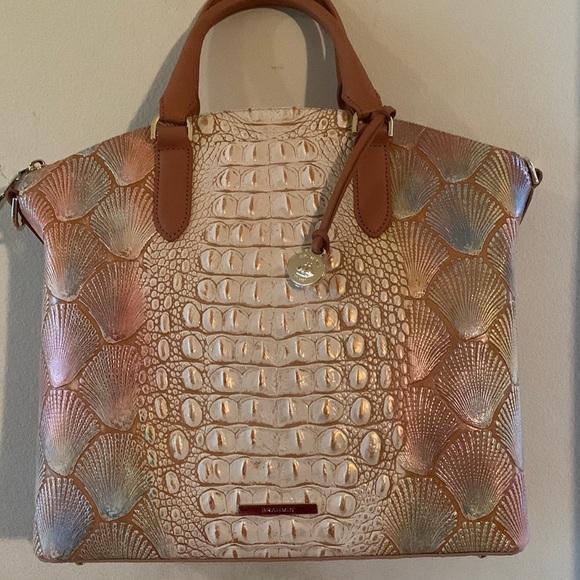 🍇🍒HOST PICK 🍇🍒 Brahmin Bondi Collection Large Seashell Print Duxbury Sat… - Picture 9 of 16